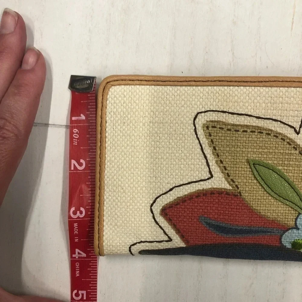 RELIC WALLET canvas Material With Embroidered Flower‎ Inside Card Slots EUC